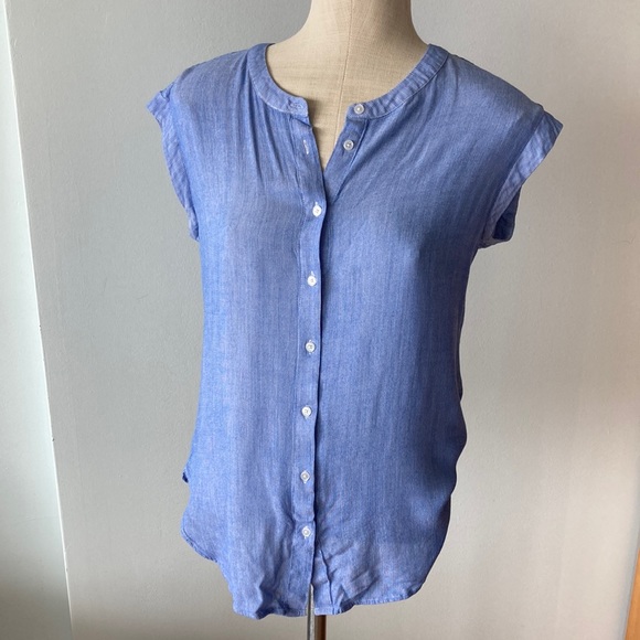 Reitmans Tops - Small blue sleeveless cottage core shirt